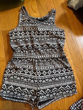 Old Navy Black & White Patterned Girls Romper